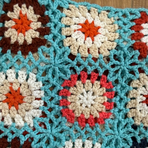 Altar'd State Granny Square Crochet Turquoise Multi Crop Tank Top One Size - Picture 9 of 9
